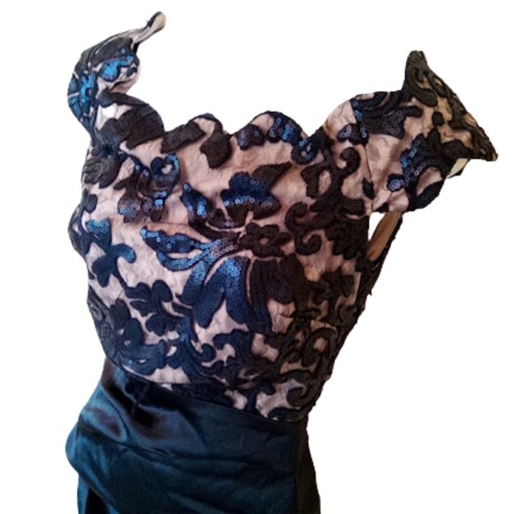 LE CHATEAU Stunning Black Sequined Dress XXS NEW NWT - Picture 3 of 4